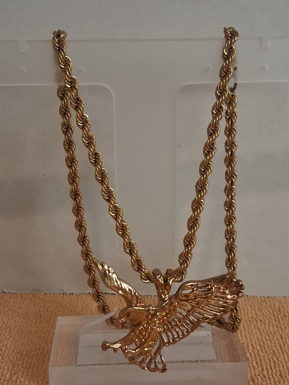 Stunning Vintage Gold Tone Flying Eagle Pendant & Classic 18" Rope Chain Set